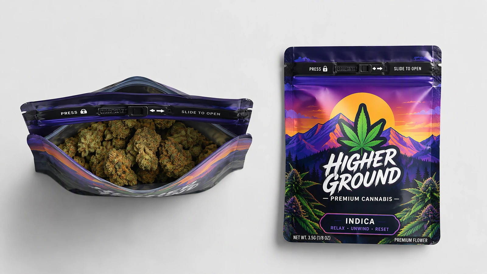 Kapalı, baskılı mor bir poşetin yanında kannabis çiçeği içeren açık bir poşet